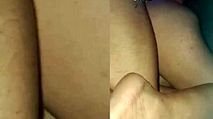 Gozando litros na bucetinha dela