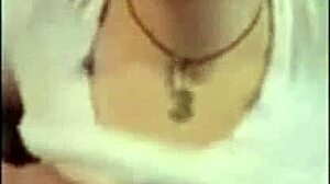 Sri Lankan Housewife Kandy Kane Delivers Deepthroat Blowjob to BBW Amateur