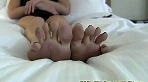 Worship My Big Sexy Size 10 Feet Now!