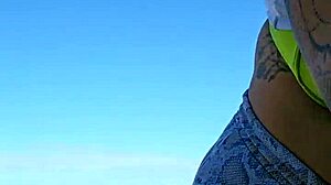 Hoje estou tão molhada que só de o pau encostar já entra