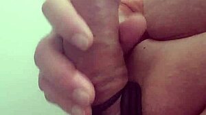 branlette avec plusieurs anneaux autour de la queue 😈