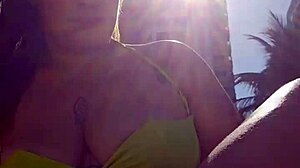 os machos n�o param de me olhar na praia