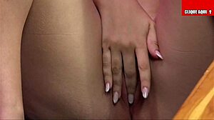 i watch this novinha safada orgasm on the siririca