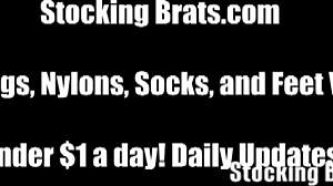 Does bookworm sasha love her feet worshiped?