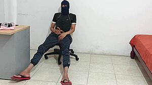 i masturbate my cock after my stepsister gets me horny