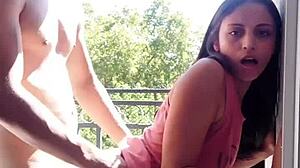 teniendo sexo apasionado en el balcón de casa trabajadores nos chiflan