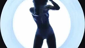 Ariana Grande Focuses On Tongue And Beauty