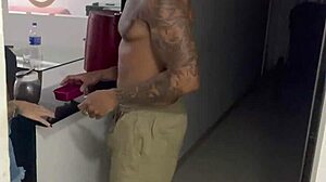 Fui Pedir um Pouquinho de Café para o Vizinho e Não Resisti Tive que Dar Gostoso pra Ele