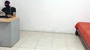 i masturbate my cock after my stepsister gets me horny