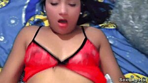 Latina se deja follar por extraño que conoció en el antro