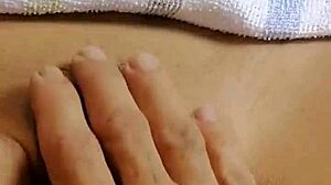 Hairy pussy se masturba la penetro y acabo en ella luego la depilo por completo buscanos tambi�n juanlatino4