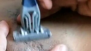 Hairy pussy se masturba la penetro y acabo en ella luego la depilo por completo buscanos tambi�n juanlatino4