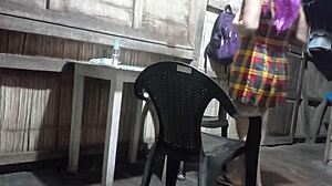 video reciente con madrastra de compañía ella se le insinúa al hijastro el hijastro se excita y hace algo sorprendente porno real casero