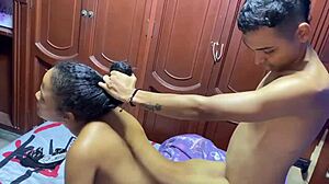 le follo el co�o a la novia de mi hermanastro