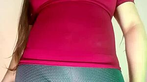 Madrastra puta latina mexicana de cameltoe gigante se masturba para su hijastro con su vagina marcada en leggings usa bhabhi desi sex xxx usa american united states