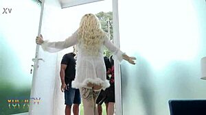 Kyra's Adventurous Session With Props