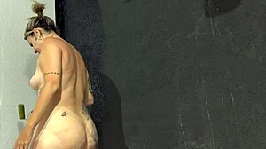 painter fucks the homeowner's ass and pussy while painting?