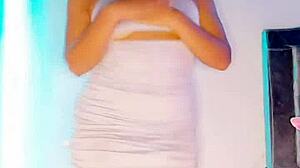 i'm shaking my ass so hot for you all