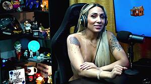 Ruan Asks Bruna For A Kiss, Her Naked Lap Makes His Dick Rise