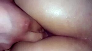 Un anal con los dedos