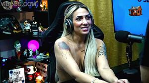 Ruan Asks Bruna For A Kiss, Her Naked Lap Makes His Dick Rise