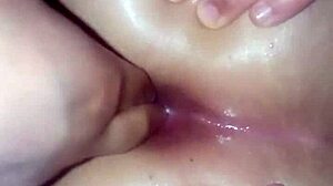 Un anal con los dedos