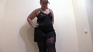 A plump mistress in high heels gives urine fetish