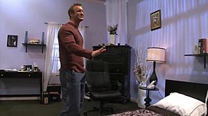 Good girl turns bad in group threesome 😈