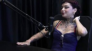 Começou Fazendo Fotos Sensuais Conversou No Seu Primeiro Atendimento Explicou Sobre Sg Sempre Foi Safada E Transou Na Rua - Annie Clementine Watch On Sheer Red