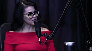 Começou Fazendo Fotos Sensuais Conversou No Seu Primeiro Atendimento Explicou Sobre Sg Sempre Foi Safada E Transou Na Rua - Annie Clementine Watch On Sheer Red