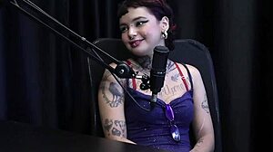 Começou Fazendo Fotos Sensuais Conversou No Seu Primeiro Atendimento Explicou Sobre Sg Sempre Foi Safada E Transou Na Rua - Annie Clementine Watch On Sheer Red