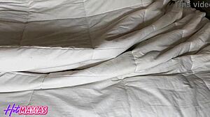 Milf safada trepando com dois amantes e o marido corno