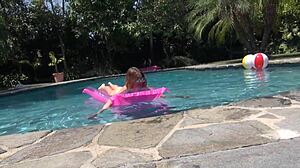 Blonde teen jonni hennessy fucking for internal creampie