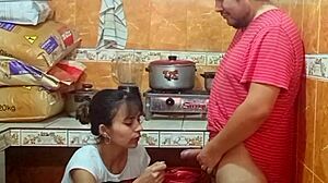 ay que rico recibo mi cremita de semen en la cara tan bueno para el cutis quien mas tiene mas leche para mi