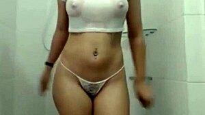 Curvy Amateur Dances Seductively on Webcam