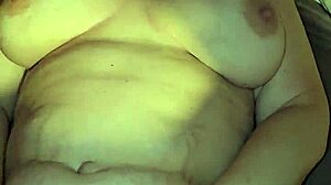 Hot creampie into preggo pussy!