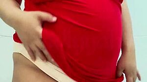 feeling sexy with my pregnant belly