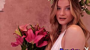 Petite Teen Roxy Shaw Reveals Fresh Pussy