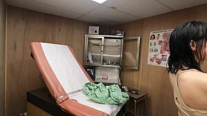 scarlett johnson shares her medical tit consultation tips