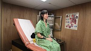 scarlett johnson shares her medical tit consultation tips