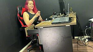 quase fui pega brincando com o meu bbc no escritorio