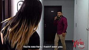 vecino caliente le mete la verga a venezolana culona en creampie cowgirl