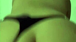 Look at my girlfriend's big buttocks bouncing deliciously