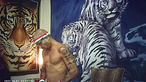 behind the scenes maxxx loadz stroking with that magic motion machine