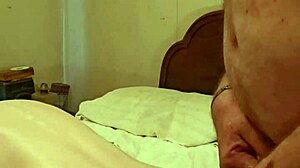 Wife Enjoys Pussy Stretching And Play