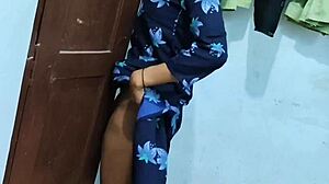 desi indian bhabhi was alone at home devar has taken the advantage of the situation and fucked 😏