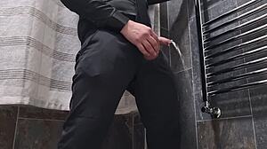 alexander audran orgasmo maschile - gemiti e sega intensa con enorme sborrata esplosiva e omaggio di sperma in primo piano apri la bocca e ingoia