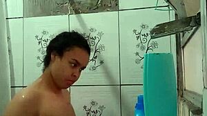 Hot Latina Shows Wet Pussy In Bath