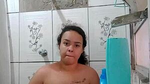 Hot Latina Shows Wet Pussy In Bath