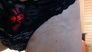 monica leigh play pussy and feet